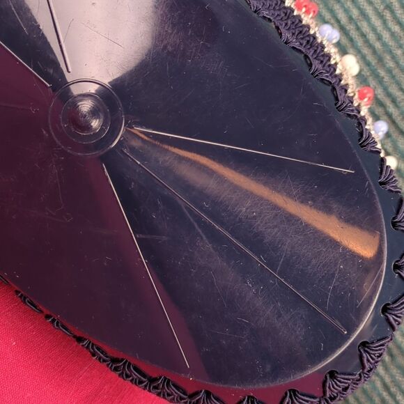 Vintage 40s or 50s Beaded, Crocheted  Handbag, With Authentic Era Accessories - Picture 9 of 15